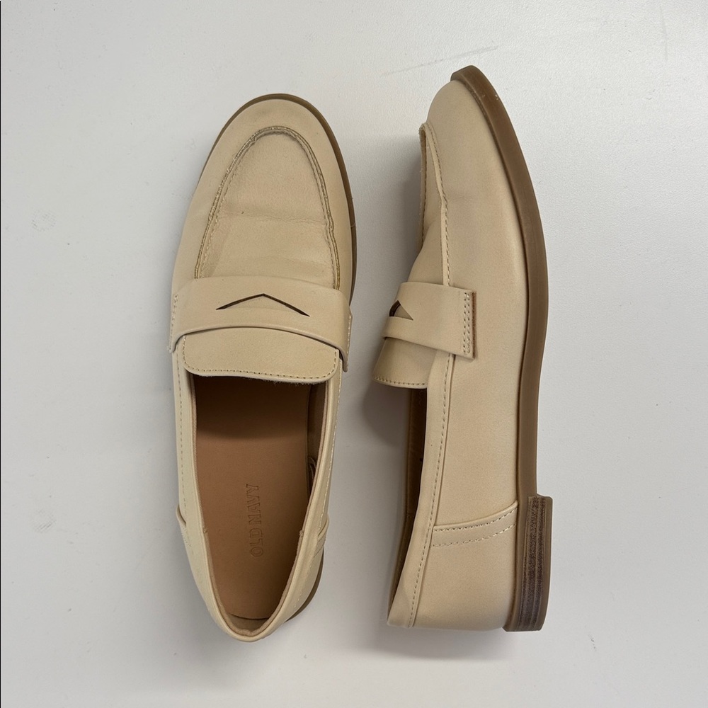 Old Navy Women’s Tan Loafers